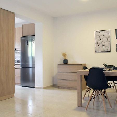 4 Bedroom Villa With Pool And Garden เนอาโฟเกีย ภายนอก รูปภาพ
